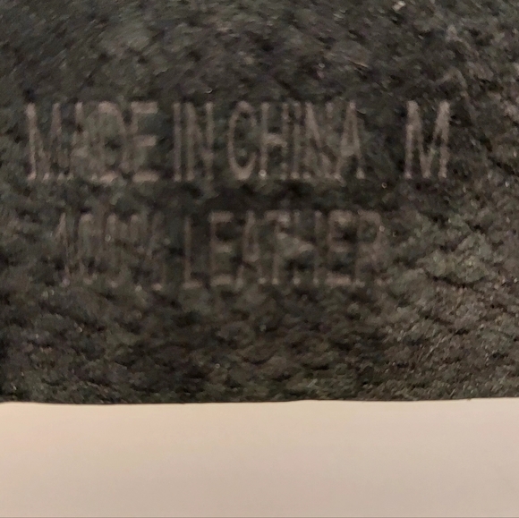 BKE Leather Fleur De Lis Belt - Picture 3 of 7